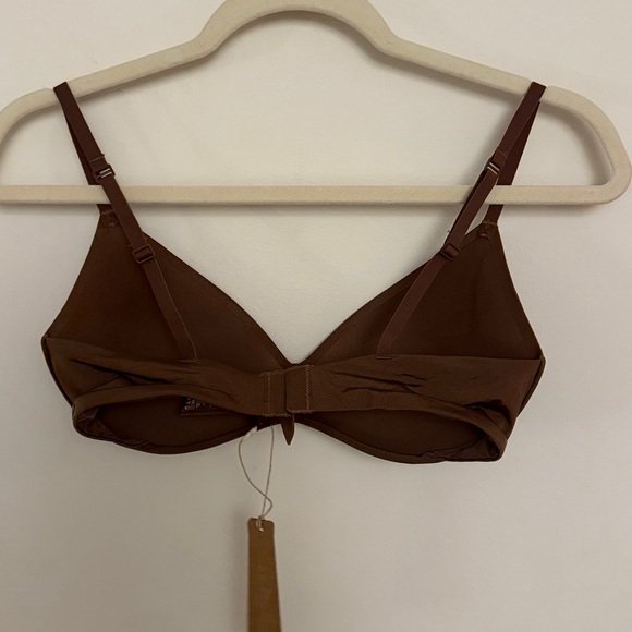 NWT! SKIMS Wireless Form Push-Up Plunge Bra — Jasper (34C) 🤎 - Picture 4 of 7